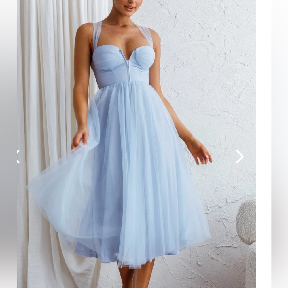 SOLD 
NOT AVAILABLE 🎀
Selfie Leslie dress, gorgeous.